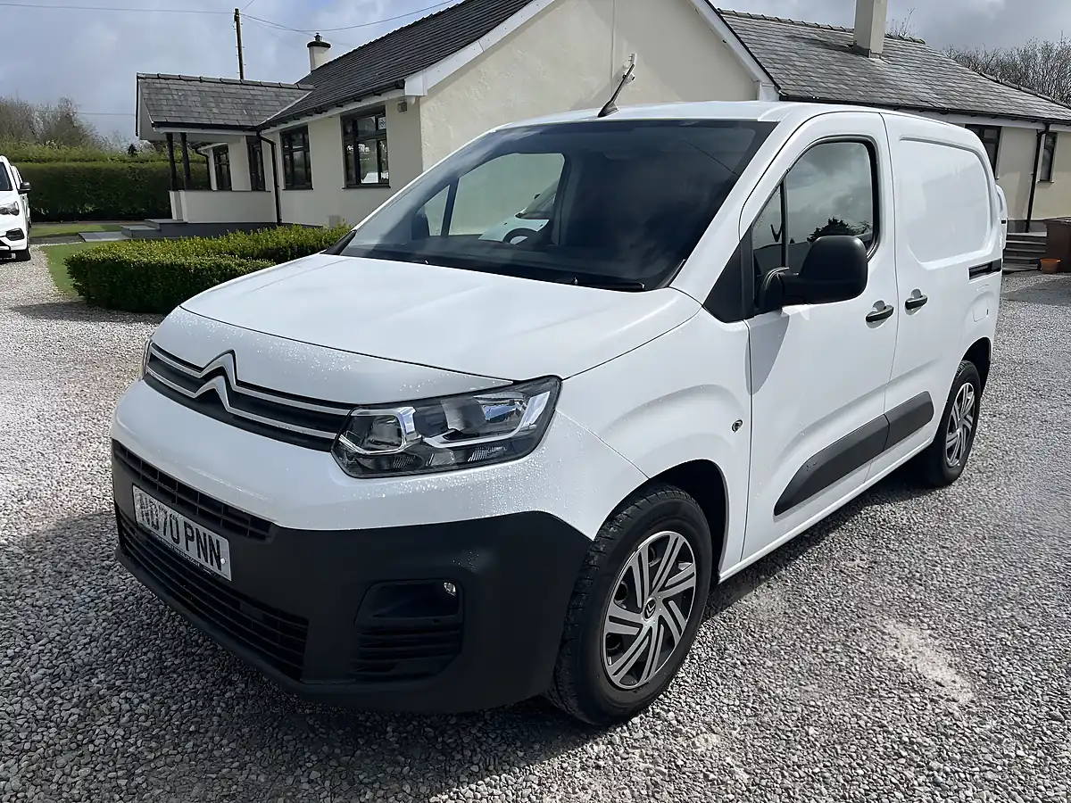 Used 2021 Citroen Berlingo Worker M White - Interior and Exterior details 4