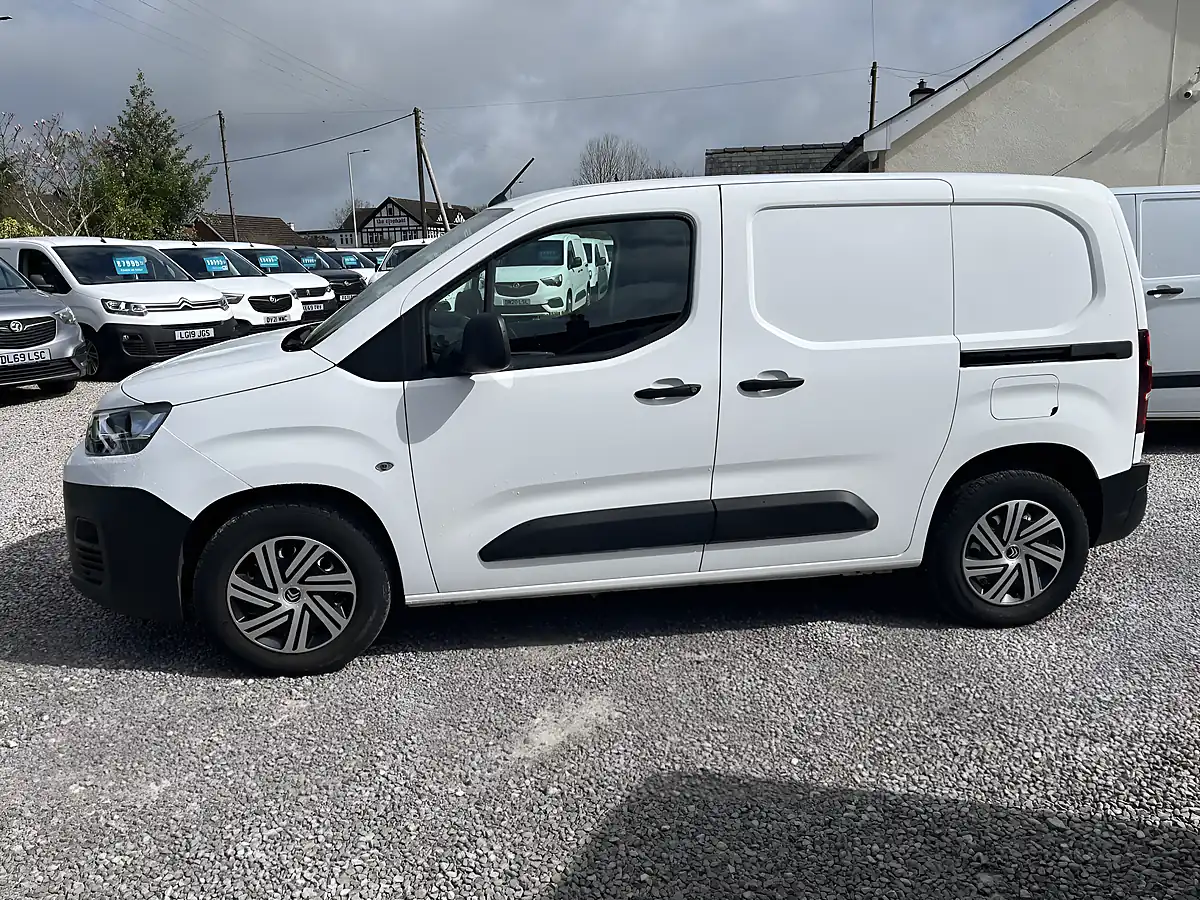 Used 2021 Citroen Berlingo Worker M White - Interior and Exterior details 5