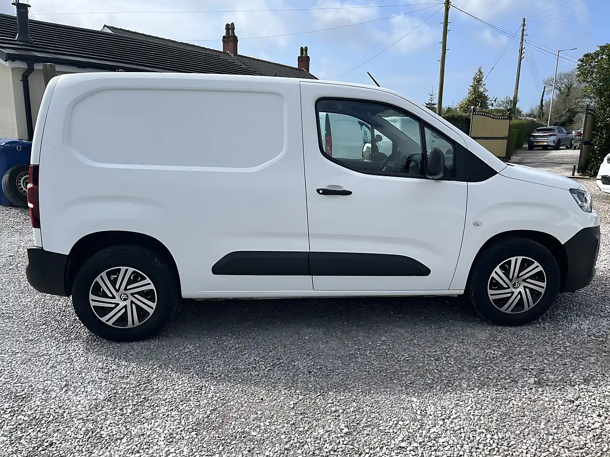 Used 2021 Citroen Berlingo Worker M White - Interior and Exterior details 9
