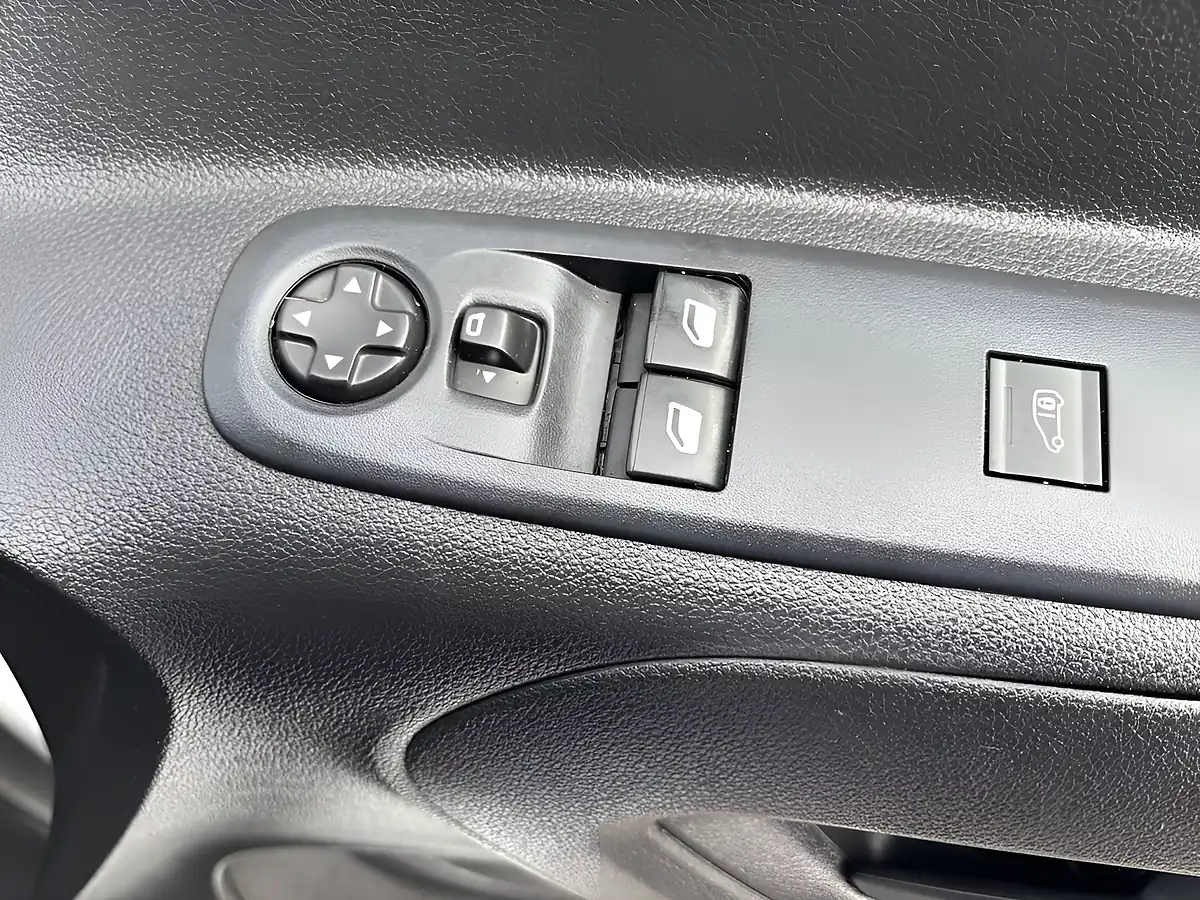 Used 2021 Citroen Berlingo X M White - Interior and Exterior details 12