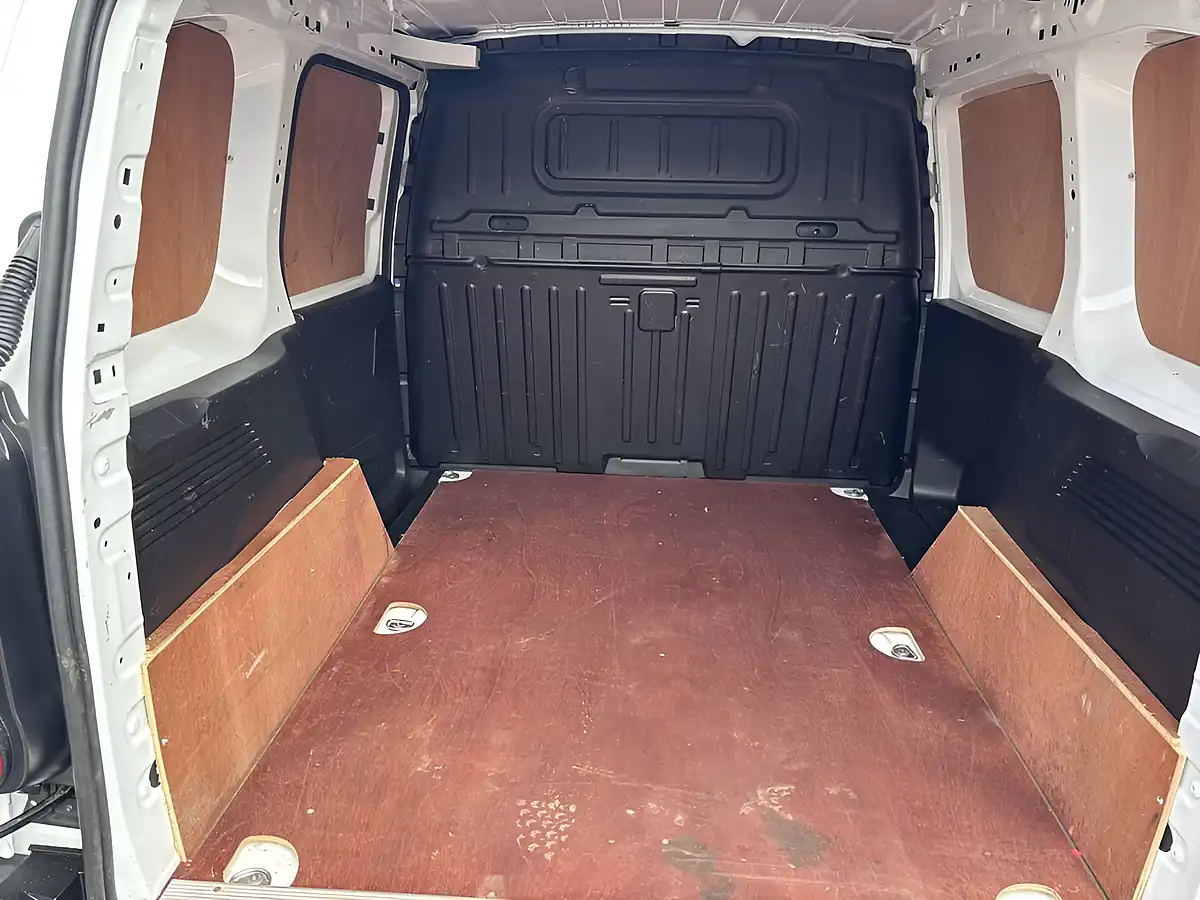 Used 2021 Citroen Berlingo X M White - Interior and Exterior details 13