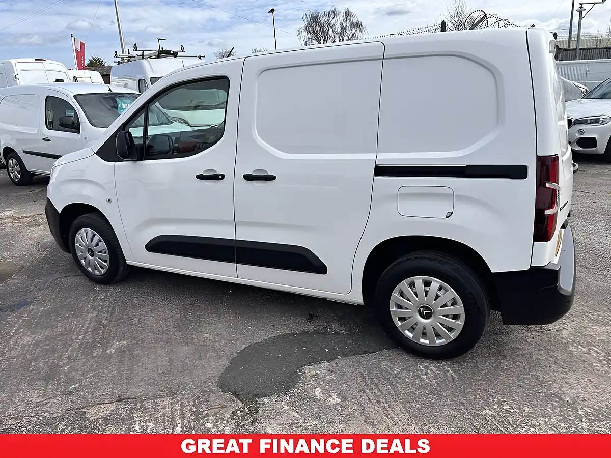 Used 2021 Citroen Berlingo X M White - Interior and Exterior details 4