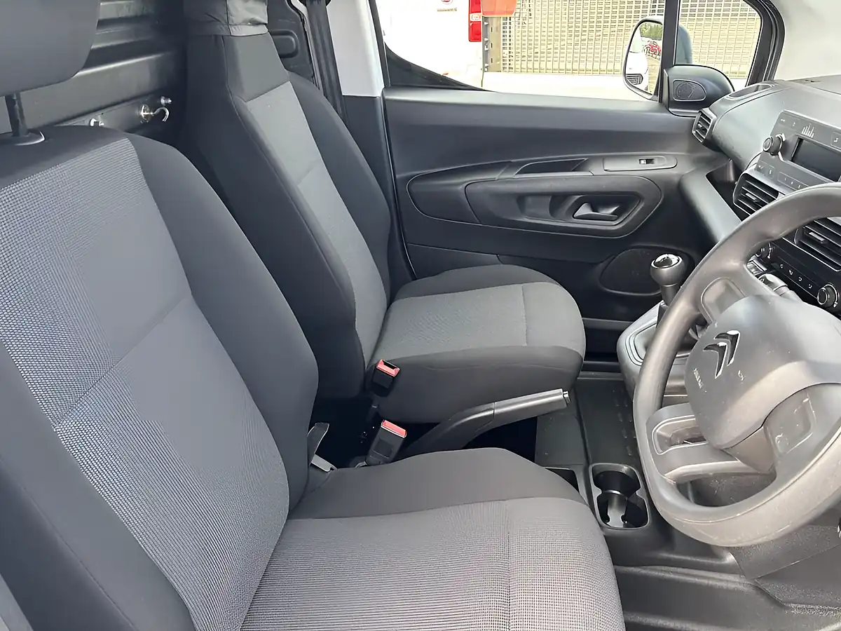 Used 2021 Citroen Berlingo X M White - Interior and Exterior details 8