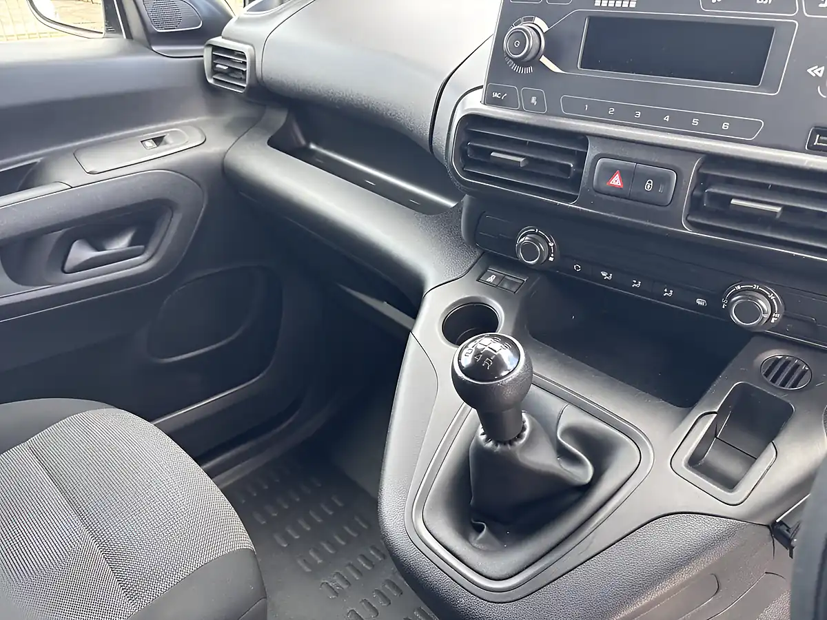 Used 2021 Citroen Berlingo X M White - Interior and Exterior details 9
