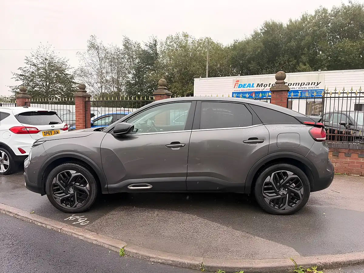 Used 2021 Citroen C4 Shine Grey - Interior and Exterior details 9