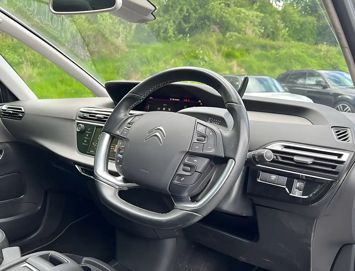 Used 2021 Citroen C4 Spacetourer Shine Cumulus Grey - Interior and Exterior details 10