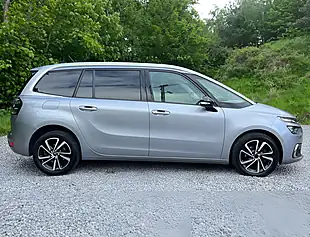 Used 2021 Citroen C4 Spacetourer Shine Cumulus Grey - Interior and Exterior details 2