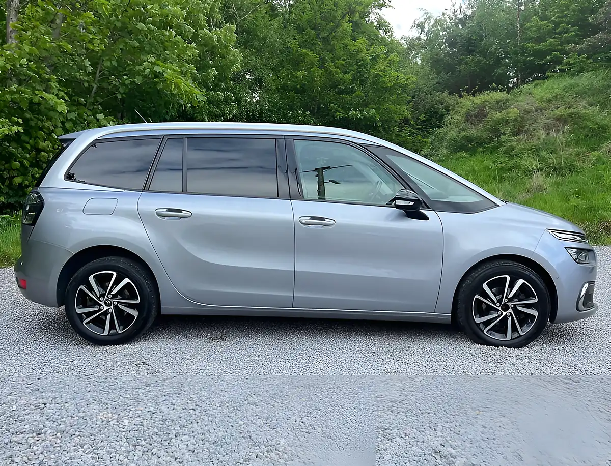 Used 2021 Citroen C4 Spacetourer Shine Cumulus Grey - Interior and Exterior details 2