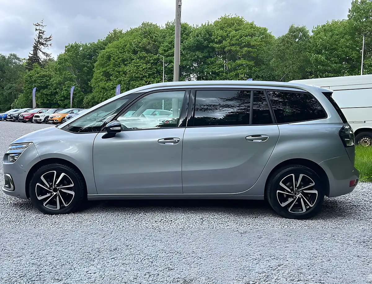 Used 2021 Citroen C4 Spacetourer Shine Cumulus Grey - Interior and Exterior details 6