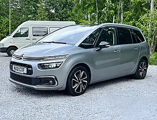 Used 2021 Citroen C4 Spacetourer Shine Cumulus Grey - Interior and Exterior details 7