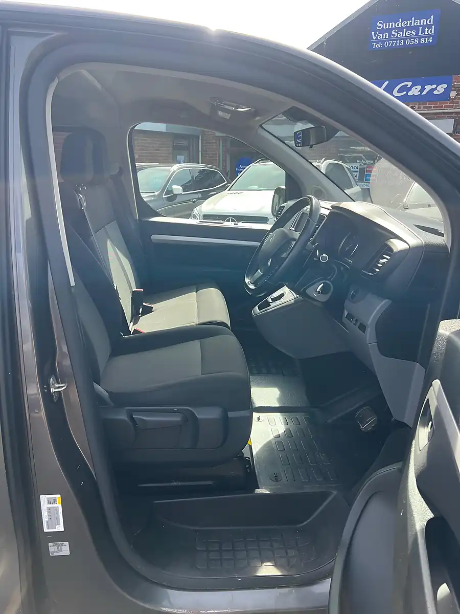 Used 2021 Citroen Dispatch Driver M Grey - Interior and Exterior details 13