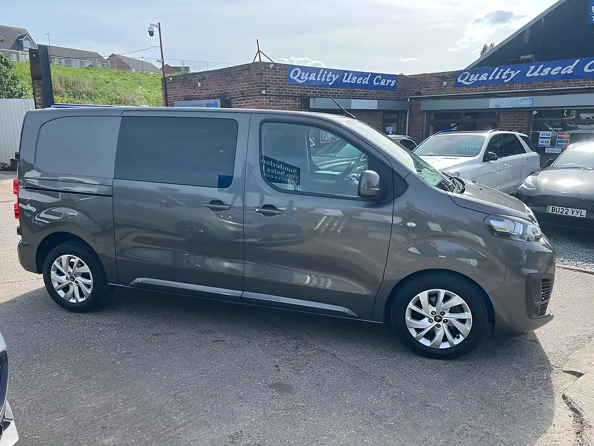 Used 2021 Citroen Dispatch Driver M Grey - Interior and Exterior details 7