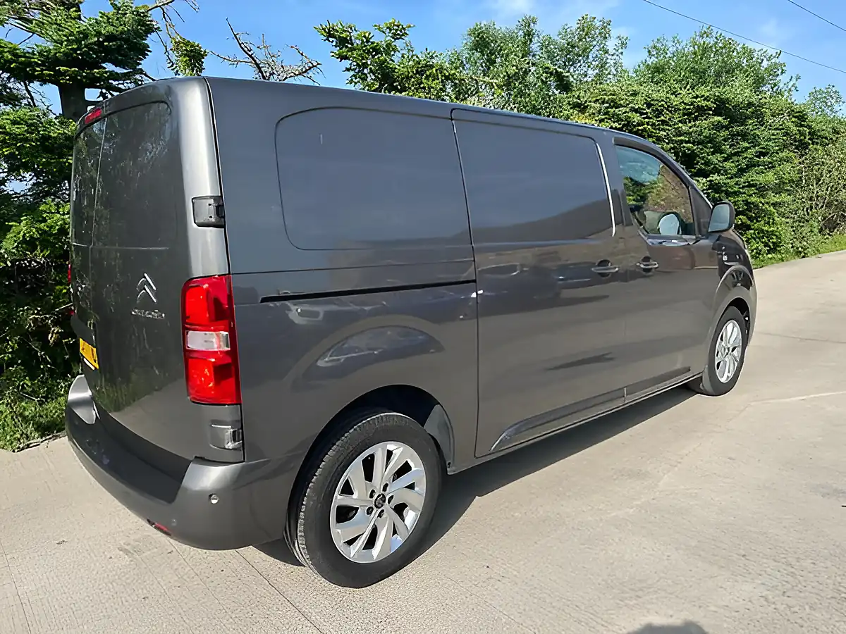 Used 2021 Citroen Dispatch Driver M Grey - Interior and Exterior details 8