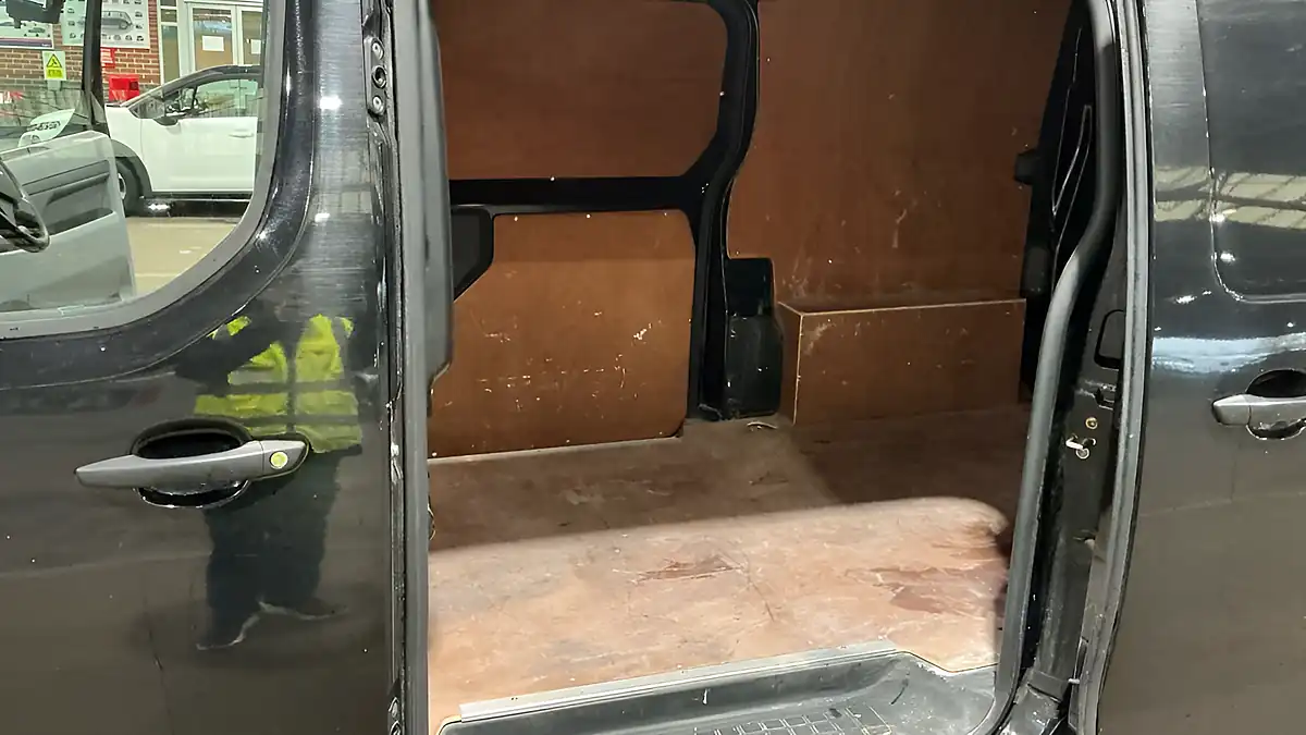 Used 2021 Citroen Dispatch Enterprise M Black - Interior and Exterior details 11