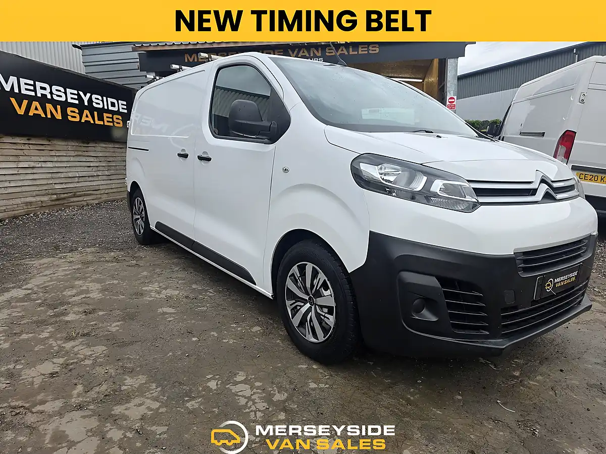 Used 2021 Citroen Dispatch Enterprise M White - Front View