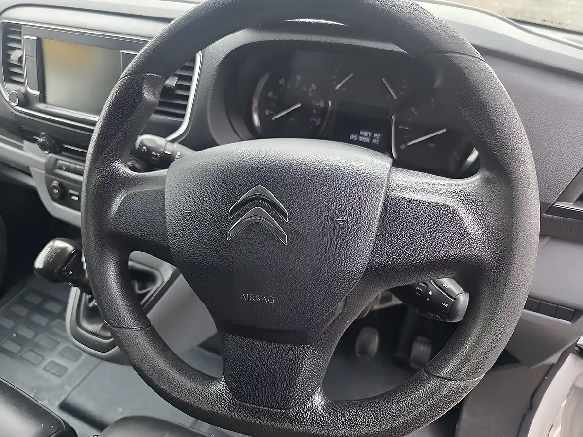 Used 2021 Citroen Dispatch Enterprise M White - Interior and Exterior details 17