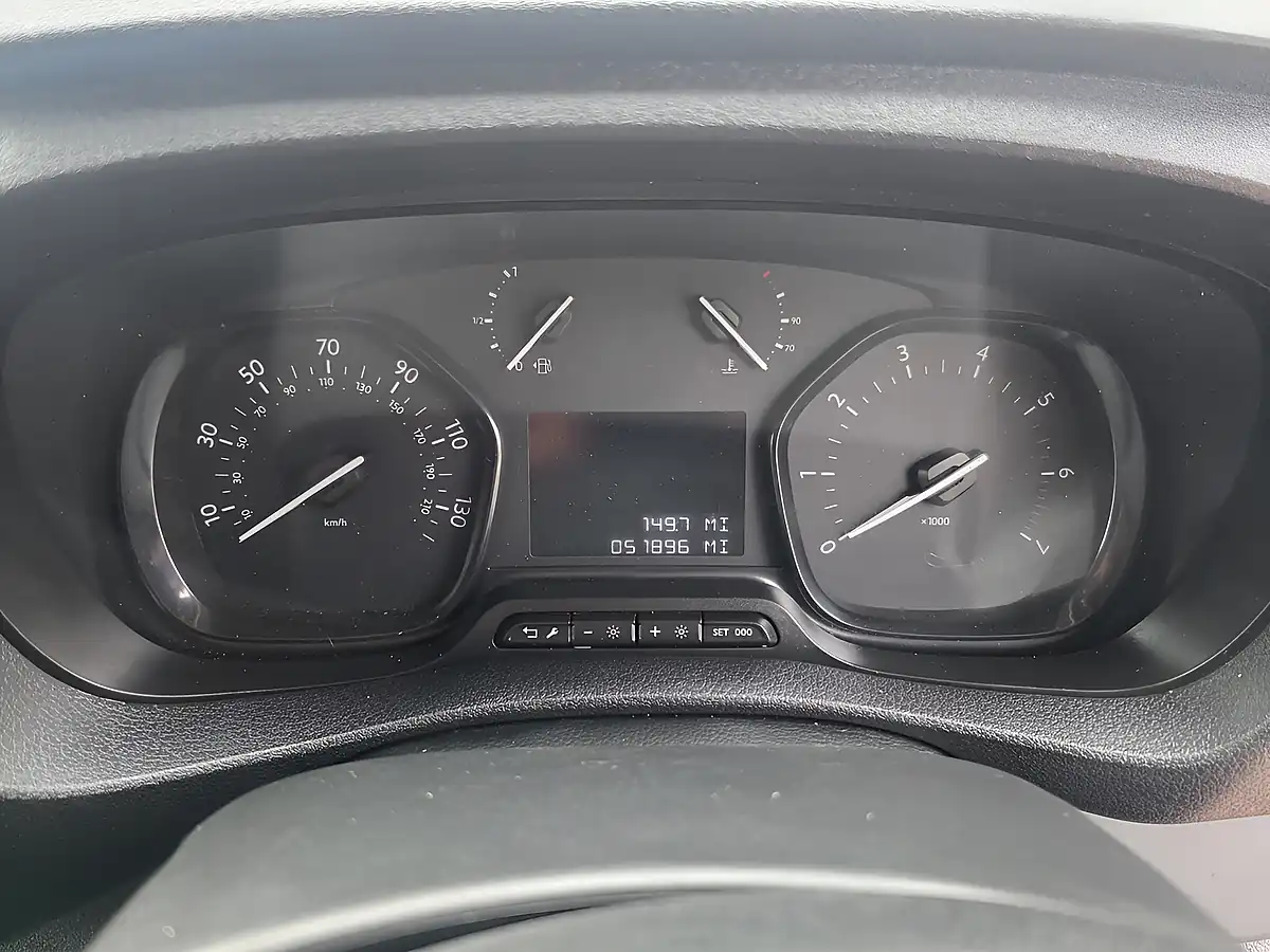 Used 2021 Citroen Dispatch Enterprise M White - Interior and Exterior details 18