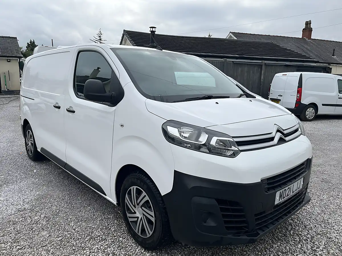 Used 2021 Citroen Dispatch Enterprise M White - Front View
