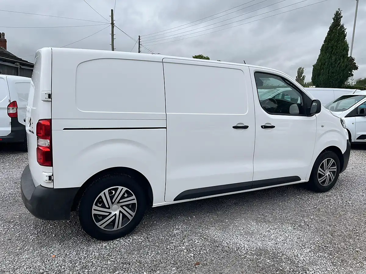 Used 2021 Citroen Dispatch Enterprise M White - Interior and Exterior details 11