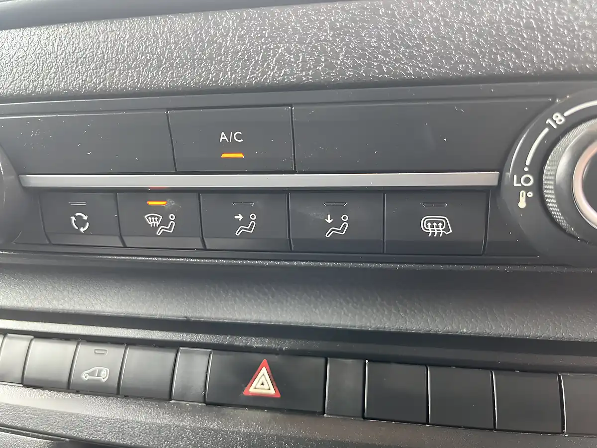 Used 2021 Citroen Dispatch Enterprise M White - Interior and Exterior details 14