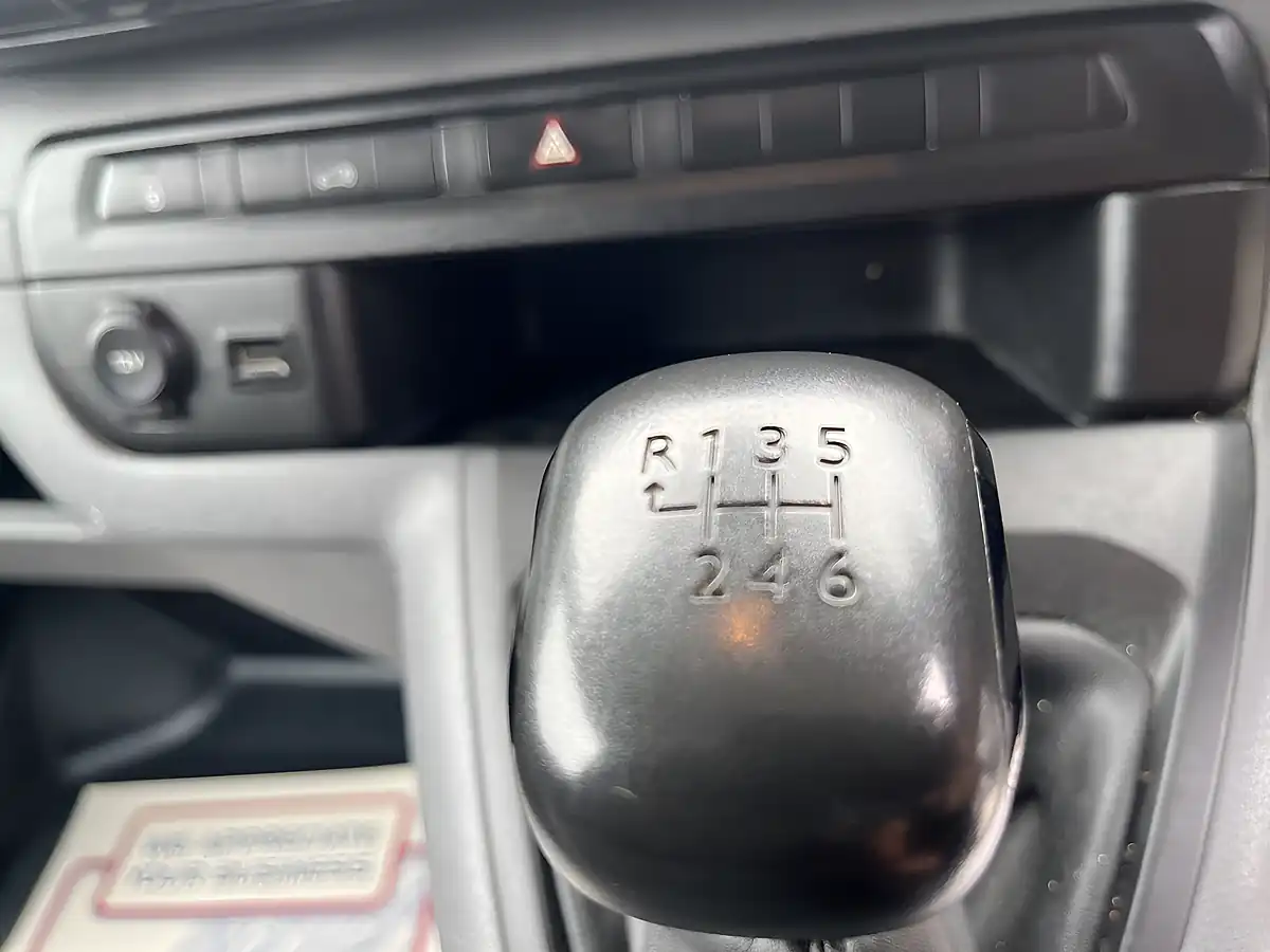Used 2021 Citroen Dispatch Enterprise M White - Interior and Exterior details 15