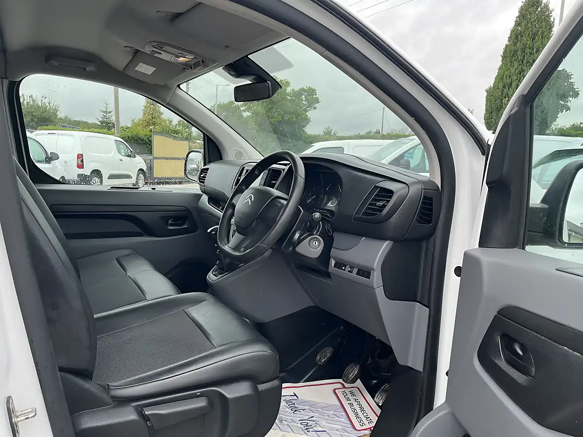 Used 2021 Citroen Dispatch Enterprise M White - Interior and Exterior details 16