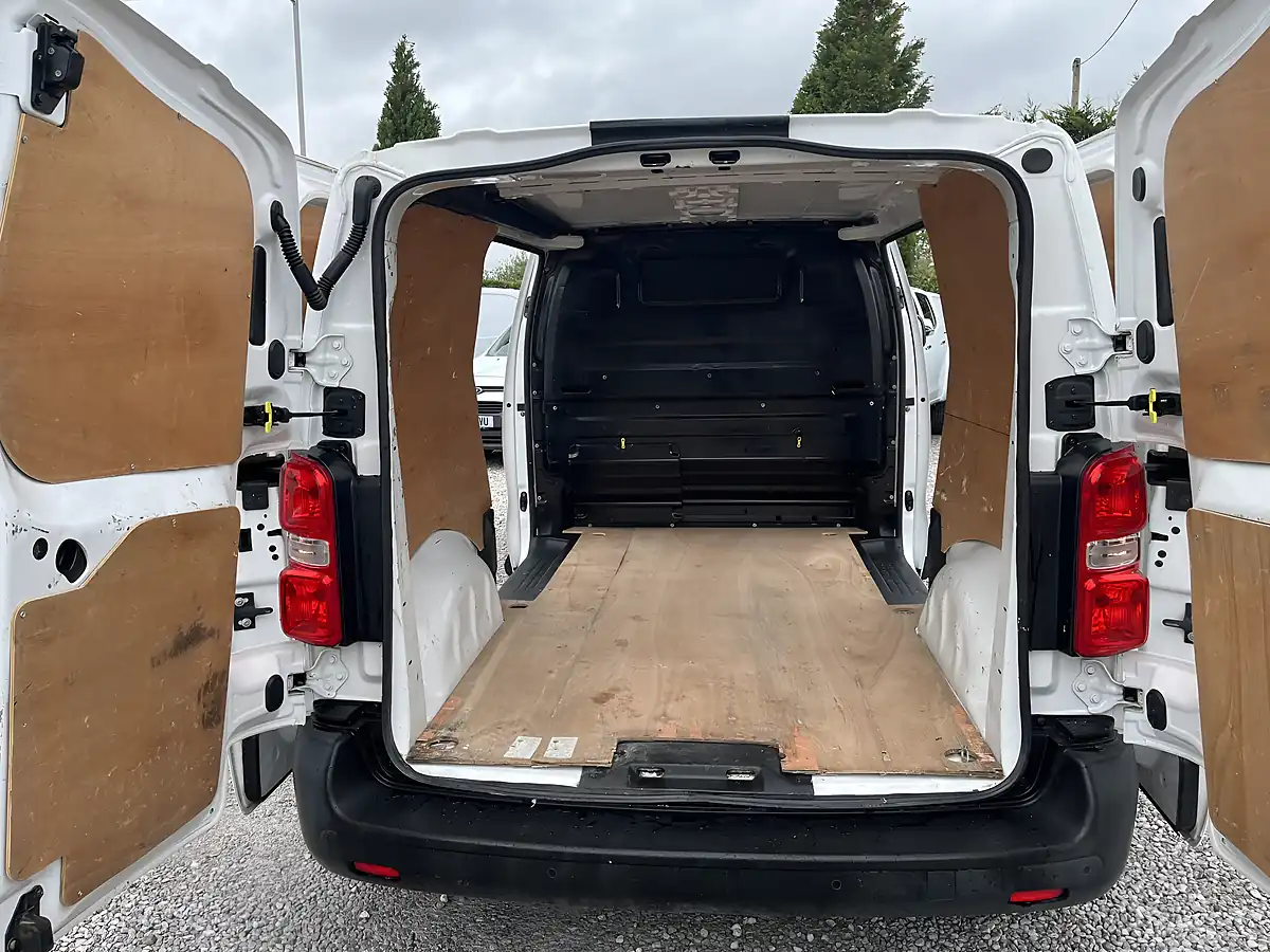 Used 2021 Citroen Dispatch Enterprise M White - Interior and Exterior details 20