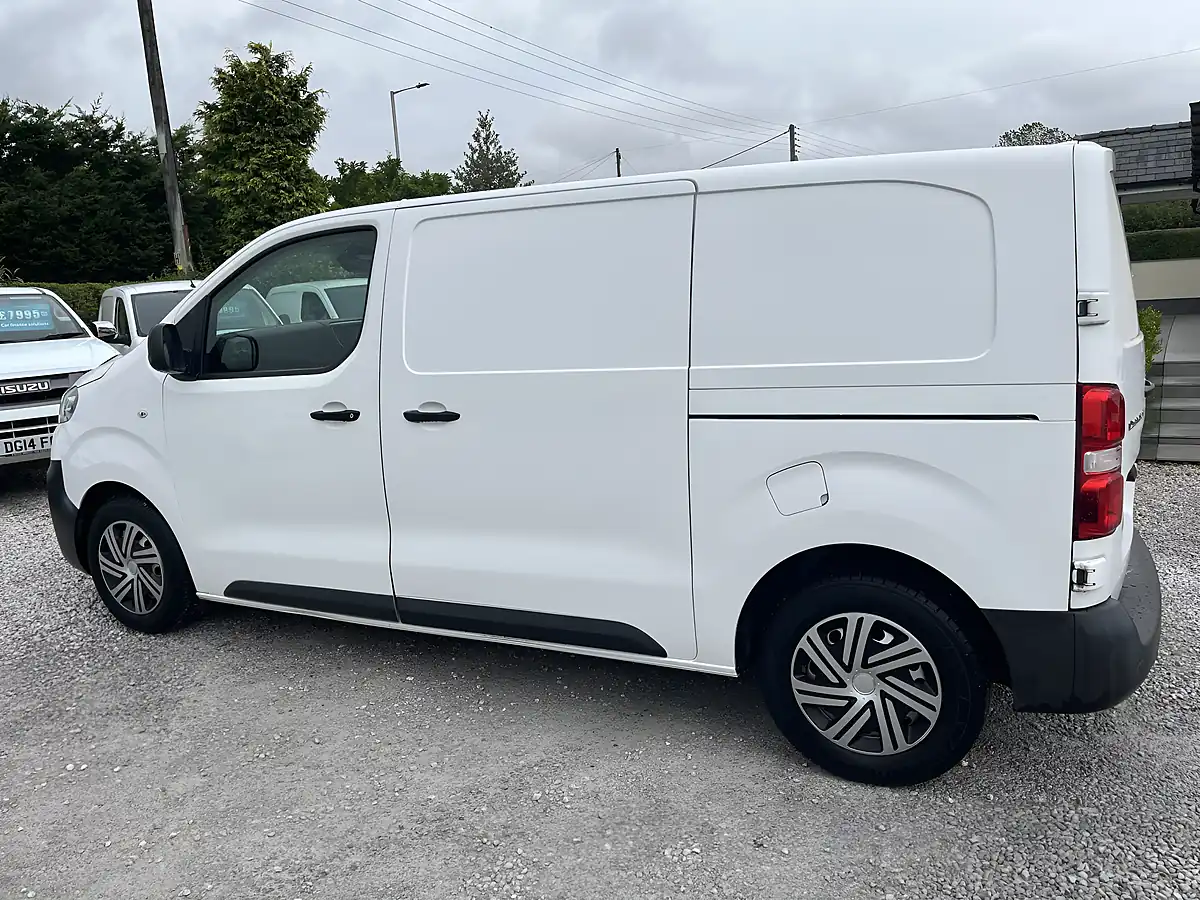 Used 2021 Citroen Dispatch Enterprise M White - Interior and Exterior details 7
