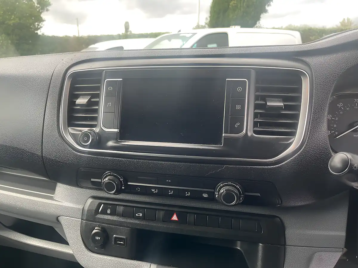 Used 2021 Citroen Dispatch Enterprise M White - Interior and Exterior details 14