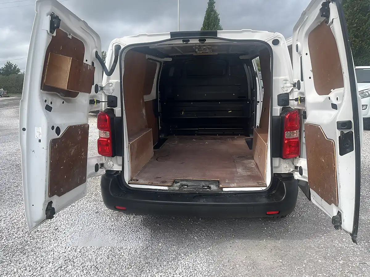 Used 2021 Citroen Dispatch Enterprise M White - Interior and Exterior details 20