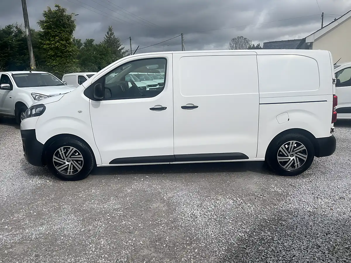 Used 2021 Citroen Dispatch Enterprise M White - Interior and Exterior details 8