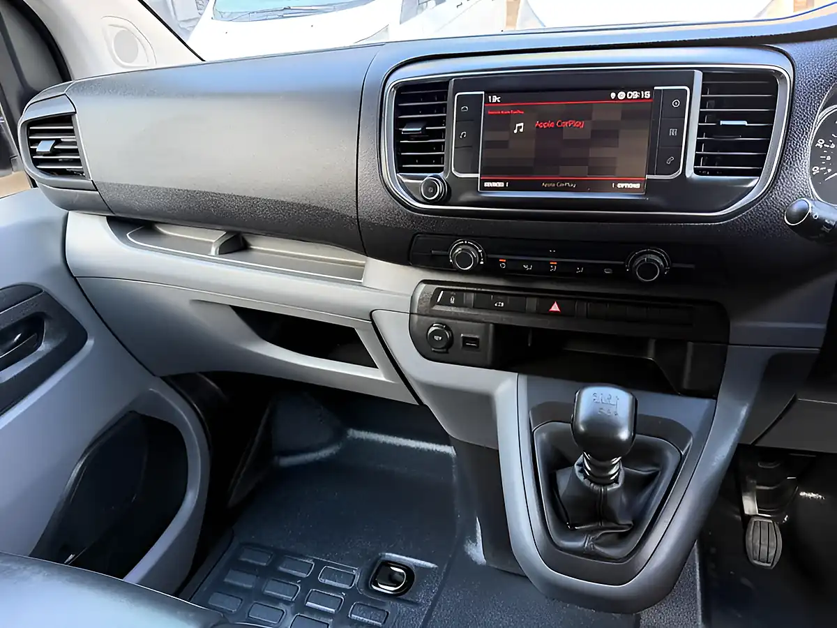 Used 2021 Citroen Dispatch Enterprise M White - Interior and Exterior details 17