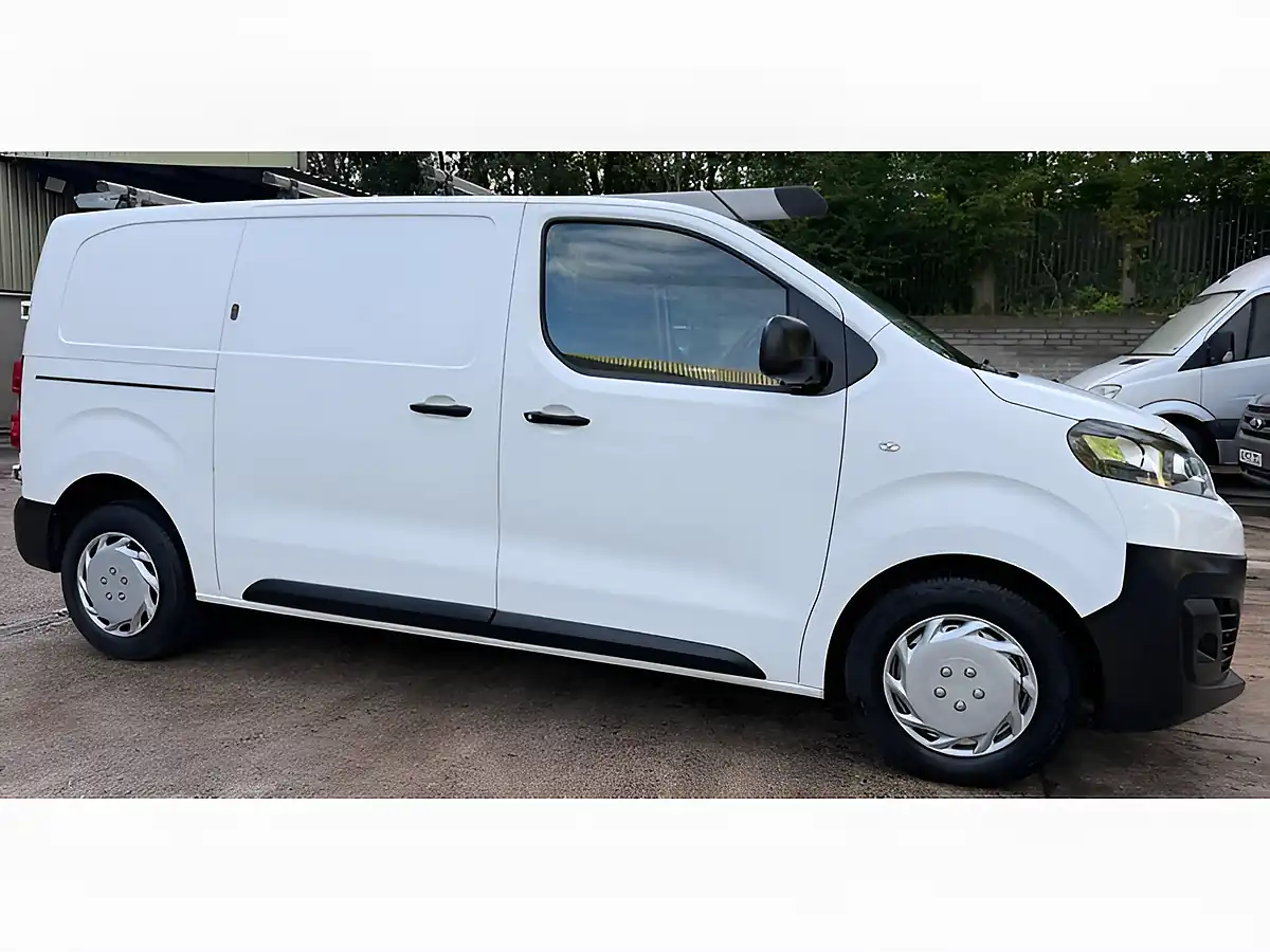 Used 2021 Citroen Dispatch Enterprise M White - Interior and Exterior details 4