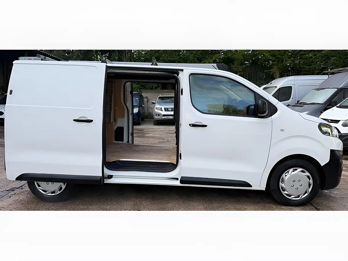 Used 2021 Citroen Dispatch Enterprise M White - Interior and Exterior details 6