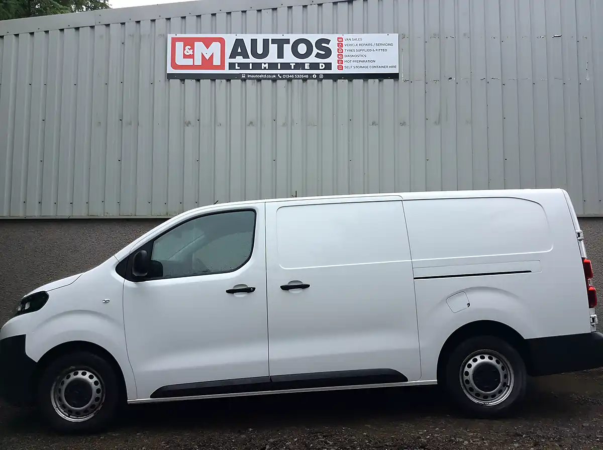 Used 2021 Citroen Dispatch Enterprise Xl White - Interior and Exterior details 4