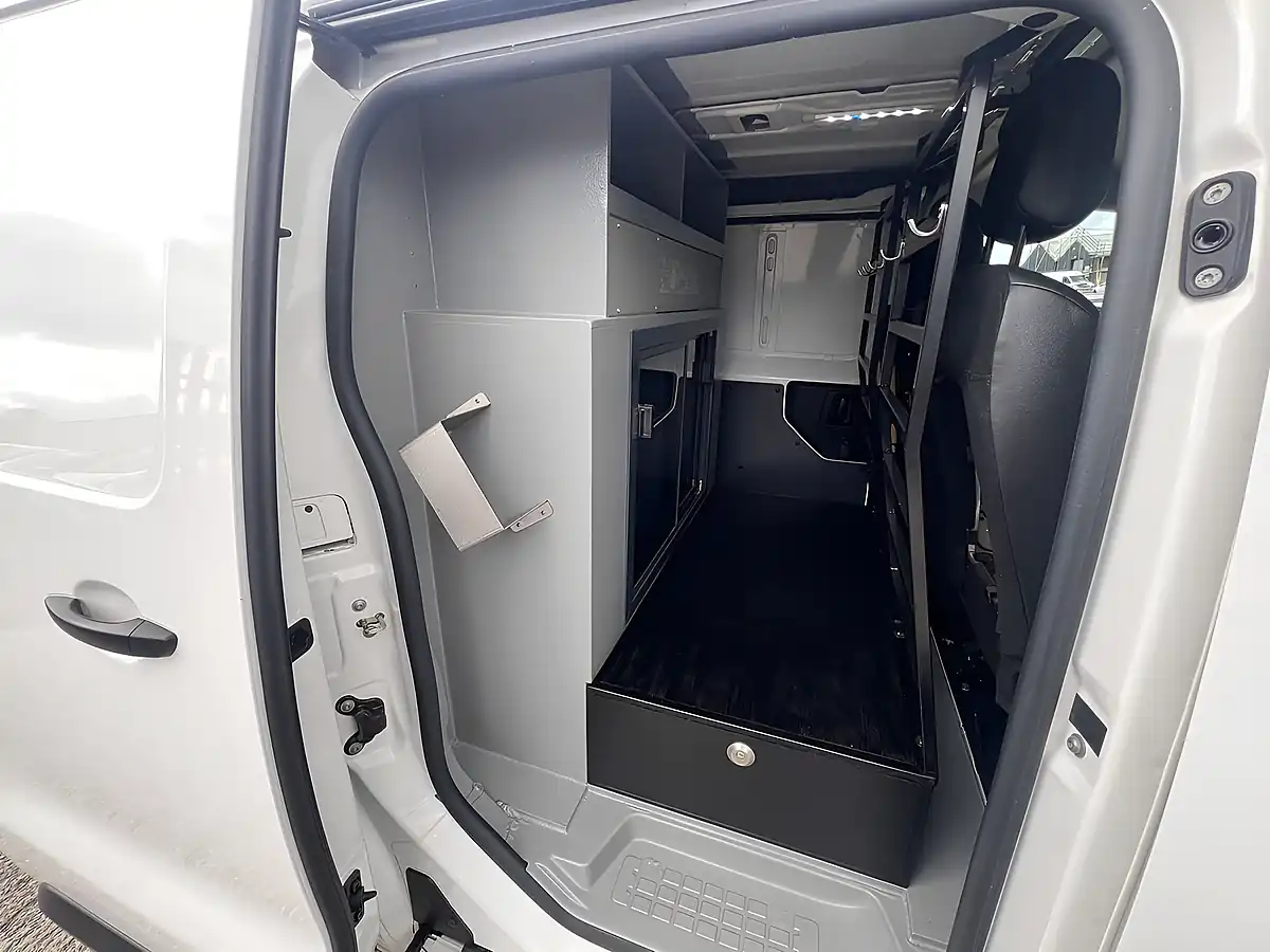 Used 2021 Citroen Dispatch Enterprise Xs White - Interior and Exterior details 17