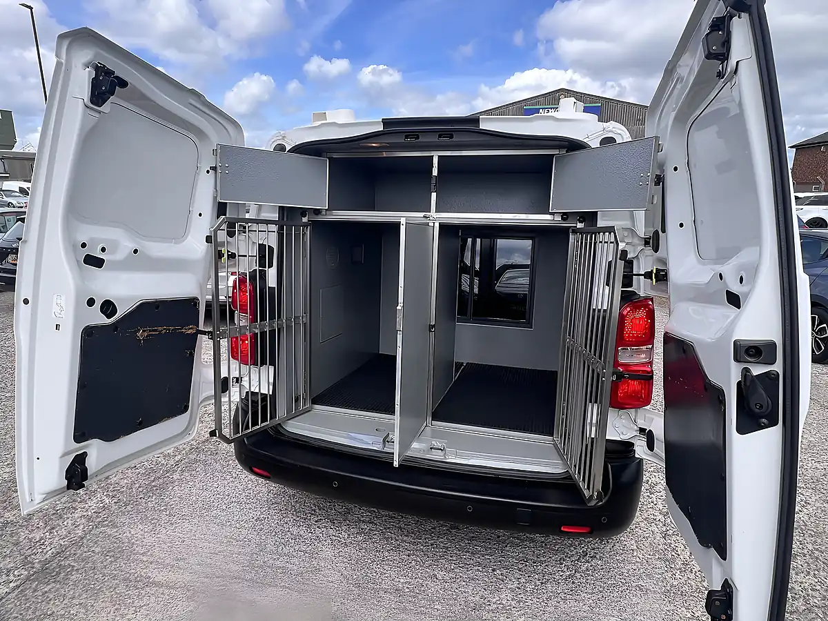 Used 2021 Citroen Dispatch Enterprise Xs White - Interior and Exterior details 4