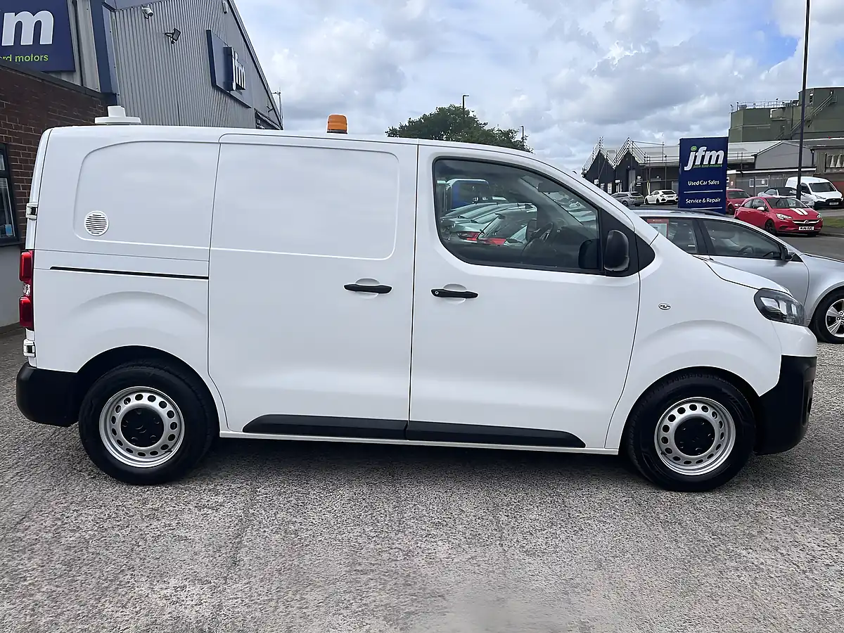 Used 2021 Citroen Dispatch Enterprise Xs White - Interior and Exterior details 5