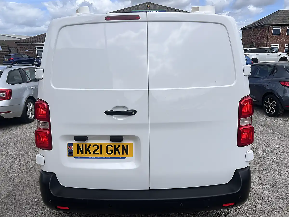 Used 2021 Citroen Dispatch Enterprise Xs White - Interior and Exterior details 7
