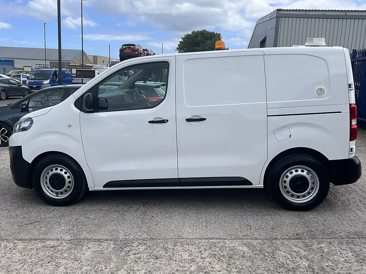 Used 2021 Citroen Dispatch Enterprise Xs White - Interior and Exterior details 9