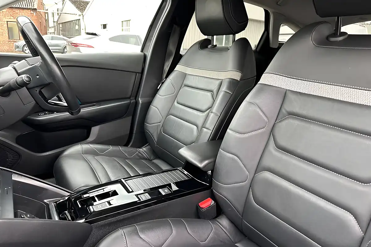 Used 2021 Citroen E-C4 Shine Plus Grey - Interior and Exterior details 11