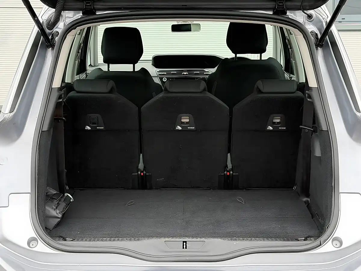 Used 2021 Citroen Grand C4 Spacetourer Live Grey - Interior and Exterior details 12