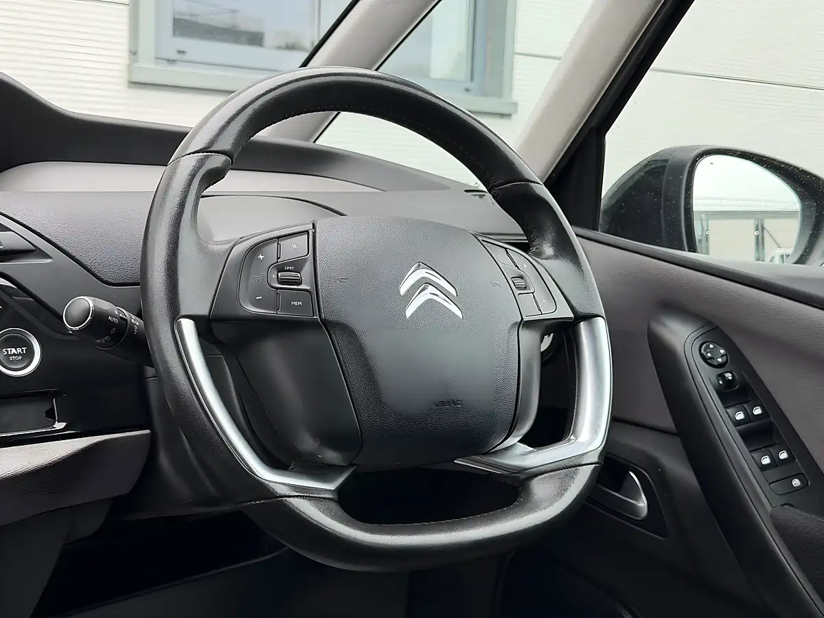 Used 2021 Citroen Grand C4 Spacetourer Live Grey - Interior and Exterior details 17