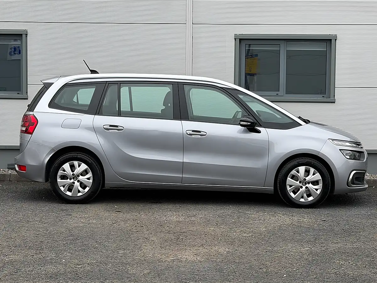 Used 2021 Citroen Grand C4 Spacetourer Live Grey - Interior and Exterior details 9