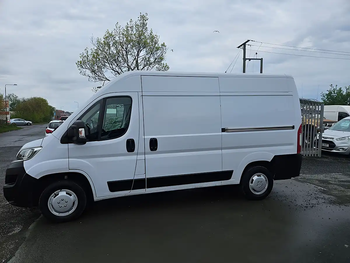 Used 2021 Citroen Relay 35 L2H2 Mwb White - Interior and Exterior details 5