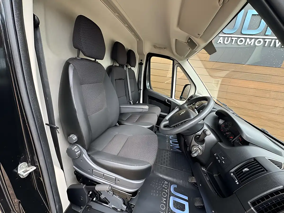 Used 2021 Citroen Relay Enterprise Black - Interior and Exterior details 17