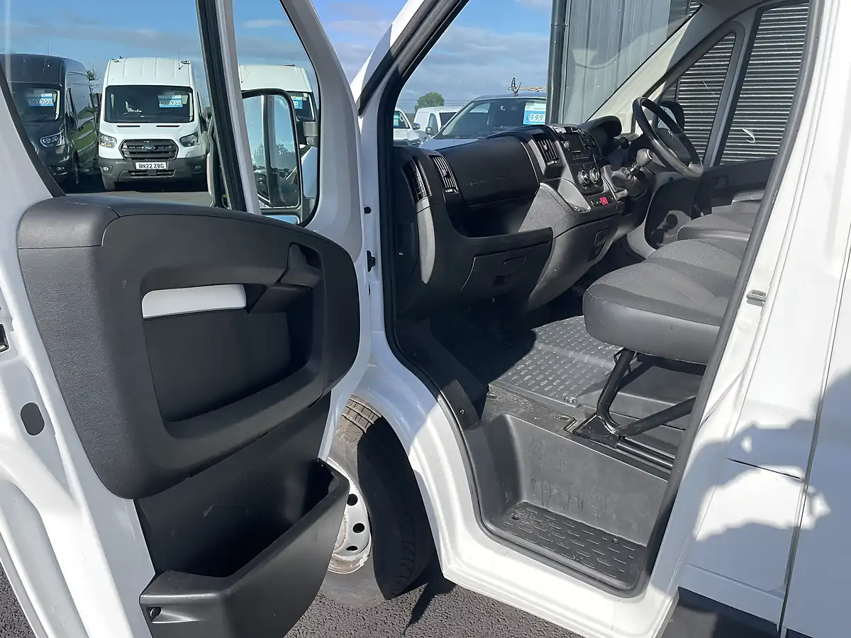 Used 2021 Citroen Relay Enterprise L2H2 White - Interior and Exterior details 15