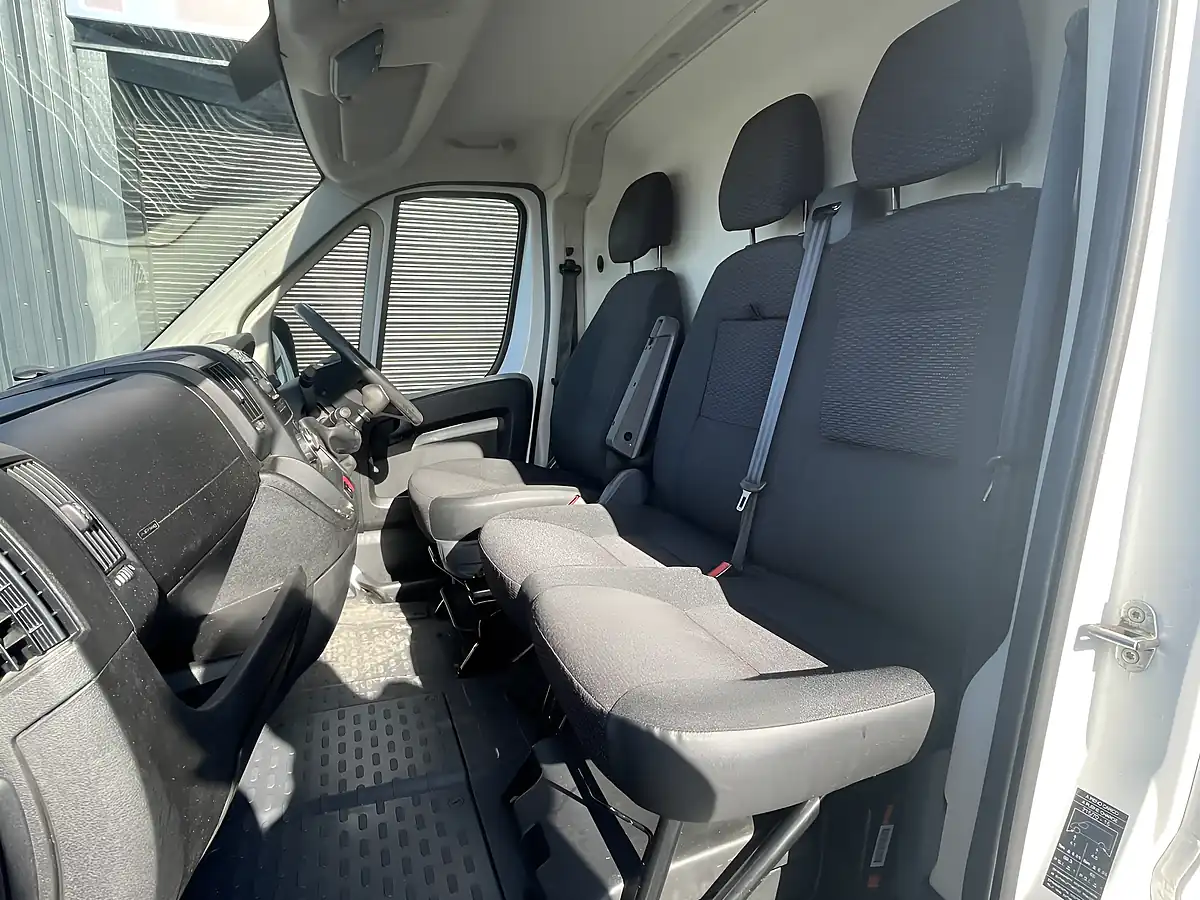 Used 2021 Citroen Relay Enterprise L2H2 White - Interior and Exterior details 16