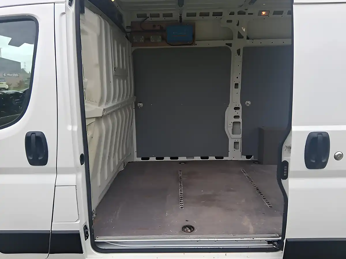 Used 2021 Citroen Relay Enterprise White - Interior and Exterior details 10