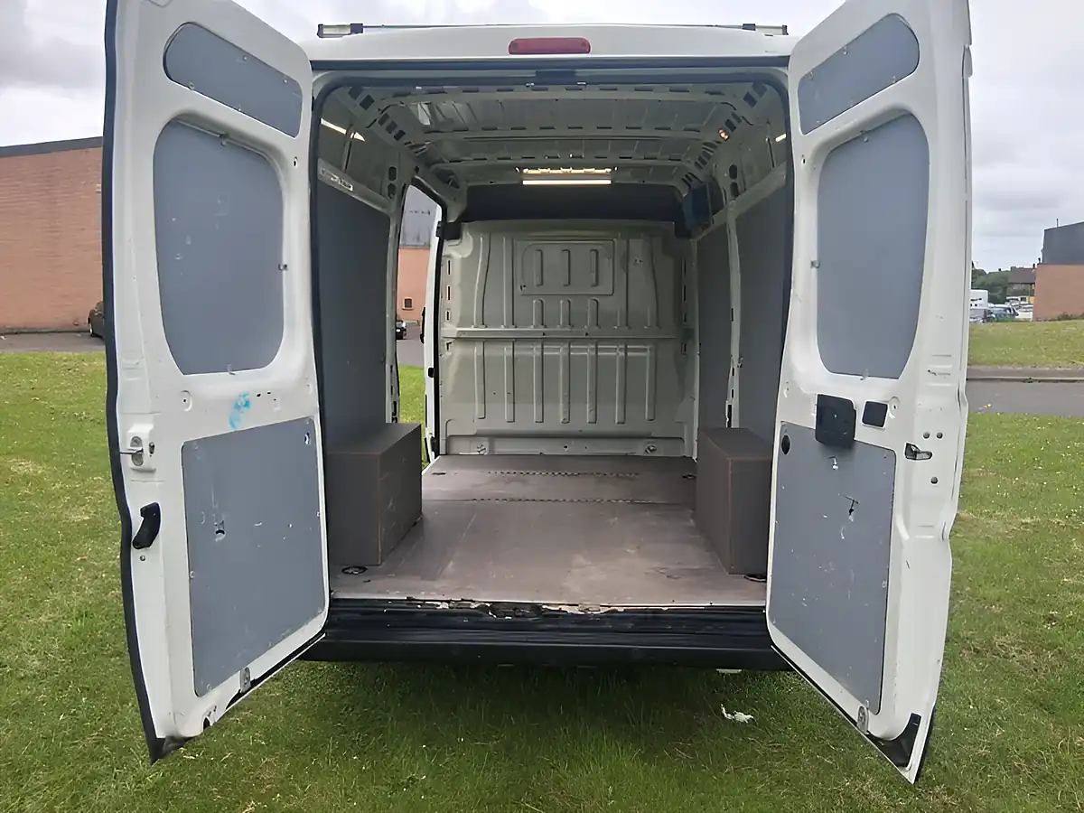 Used 2021 Citroen Relay Enterprise White - Interior and Exterior details 9